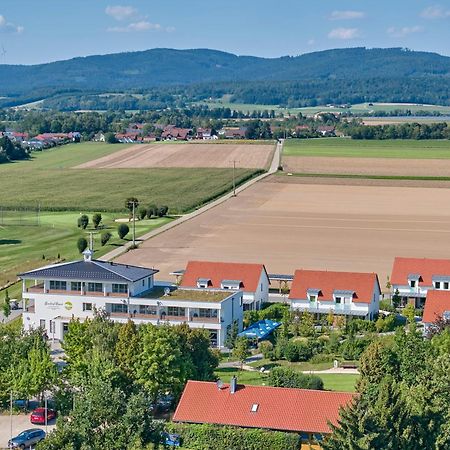 Bachhof Resort Hotel Kirchroth Экстерьер фото